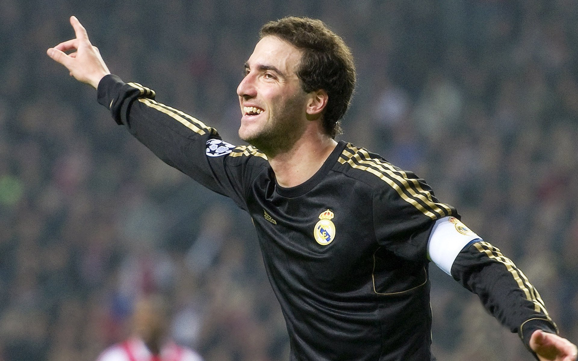 西亚卡姆意外战胜G2，出色防守引爆全场！比赛高潮迭起